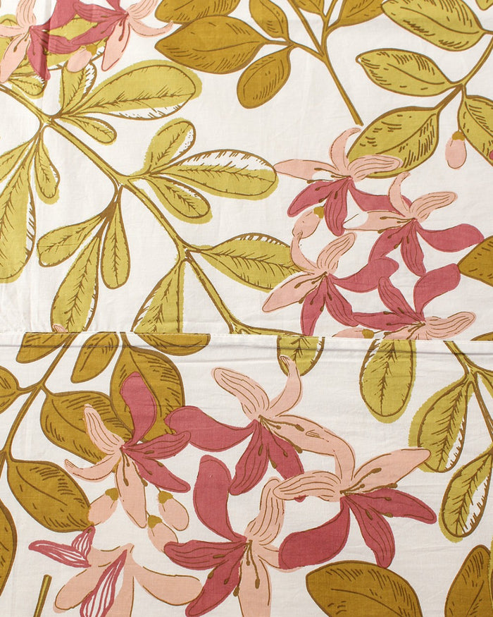 Moringa, Pink - Queen Size Bedsheet Set 180TC